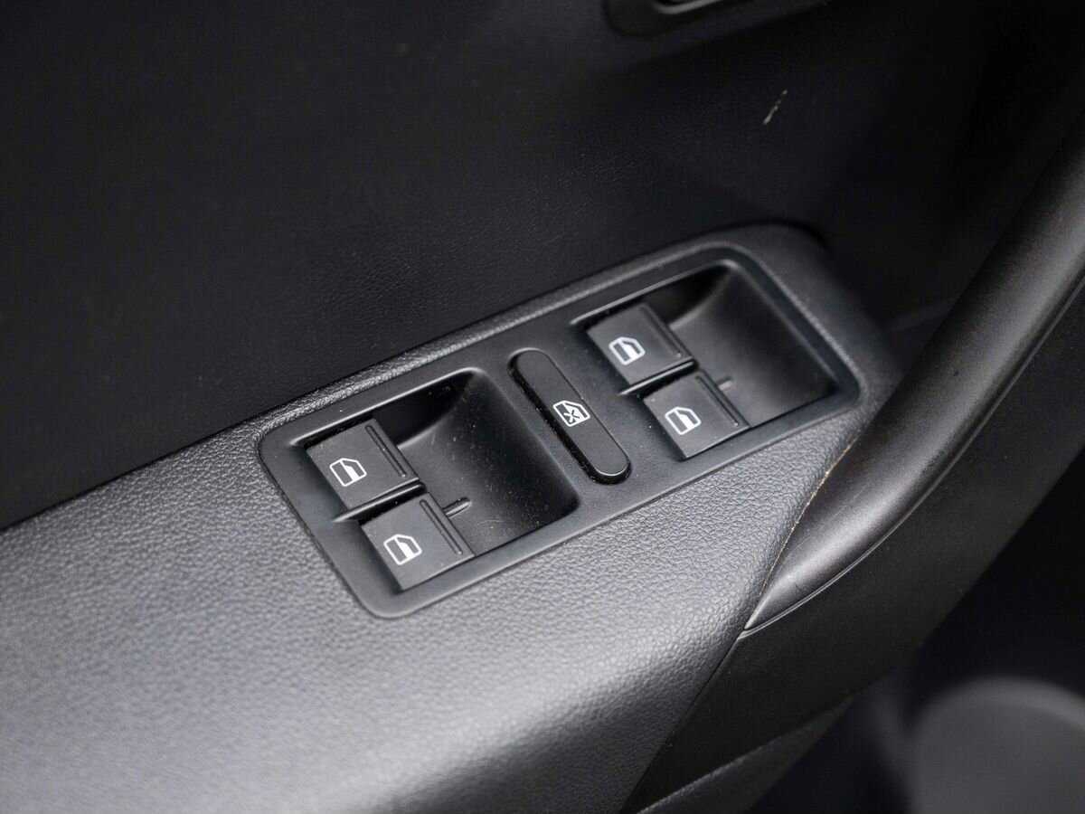 Volkswagen Polo с пробегом — 2016 год. Фото: #15