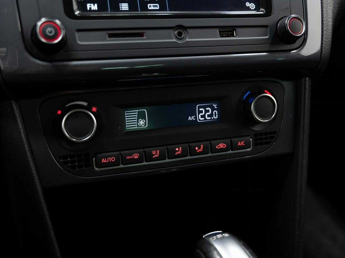 Volkswagen Polo с пробегом — 2019 год. Фото: #21