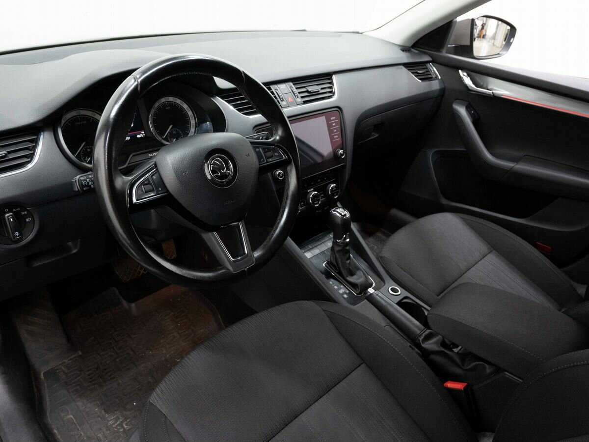 Skoda Octavia с пробегом — 2017 год. Фото: #6