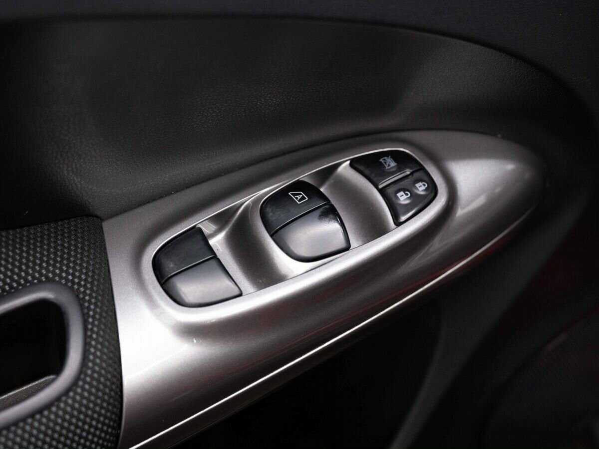 Nissan Juke с пробегом — 2012 год. Фото: #15