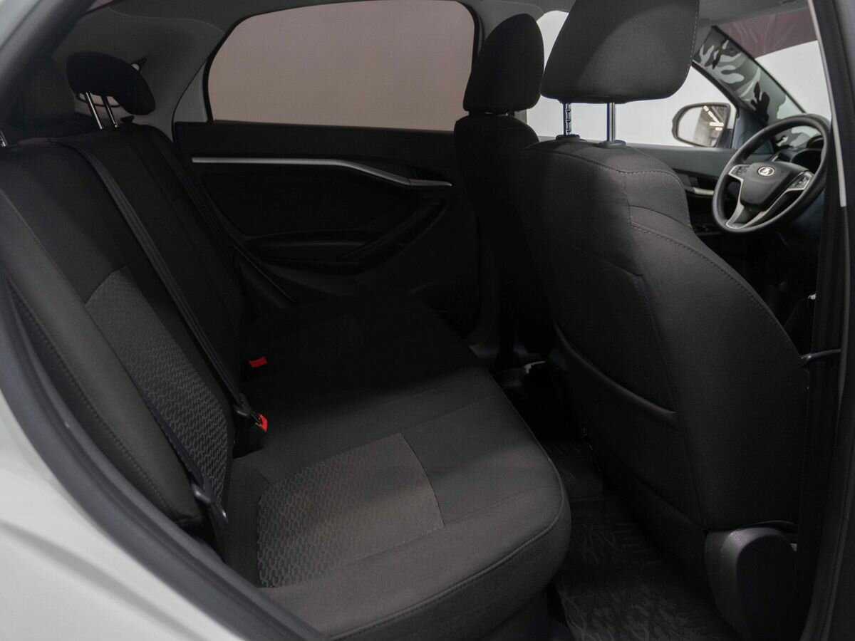 Lada (ВАЗ) Vesta с пробегом — 2020 год. Фото: #9