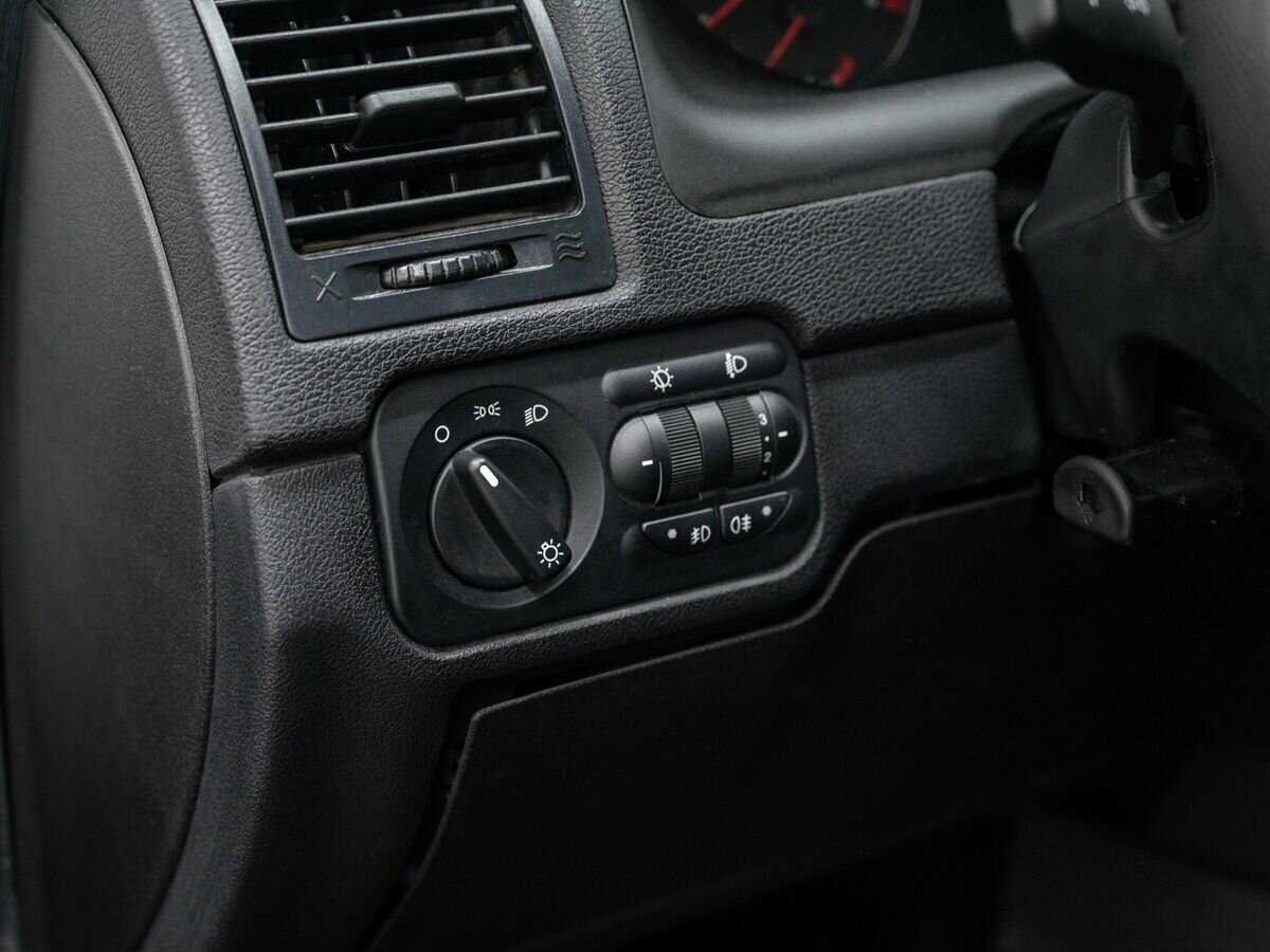 УАЗ Patriot с пробегом — 2015 год. Фото: #16