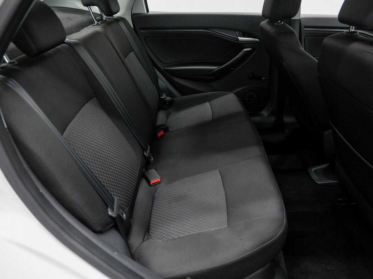 Lada (ВАЗ) Vesta с пробегом — 2019 год. Фото: #8