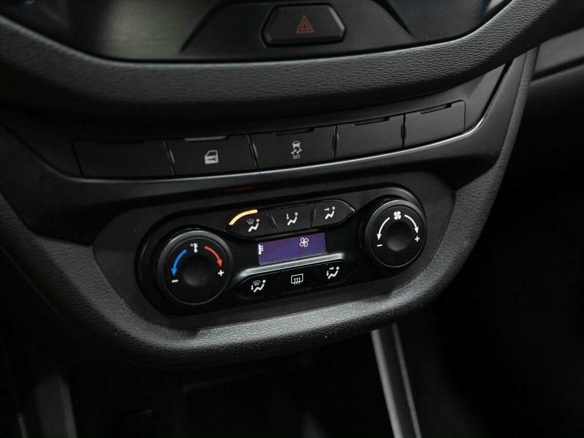 Lada (ВАЗ) Vesta с пробегом — 2019 год. Фото: #16