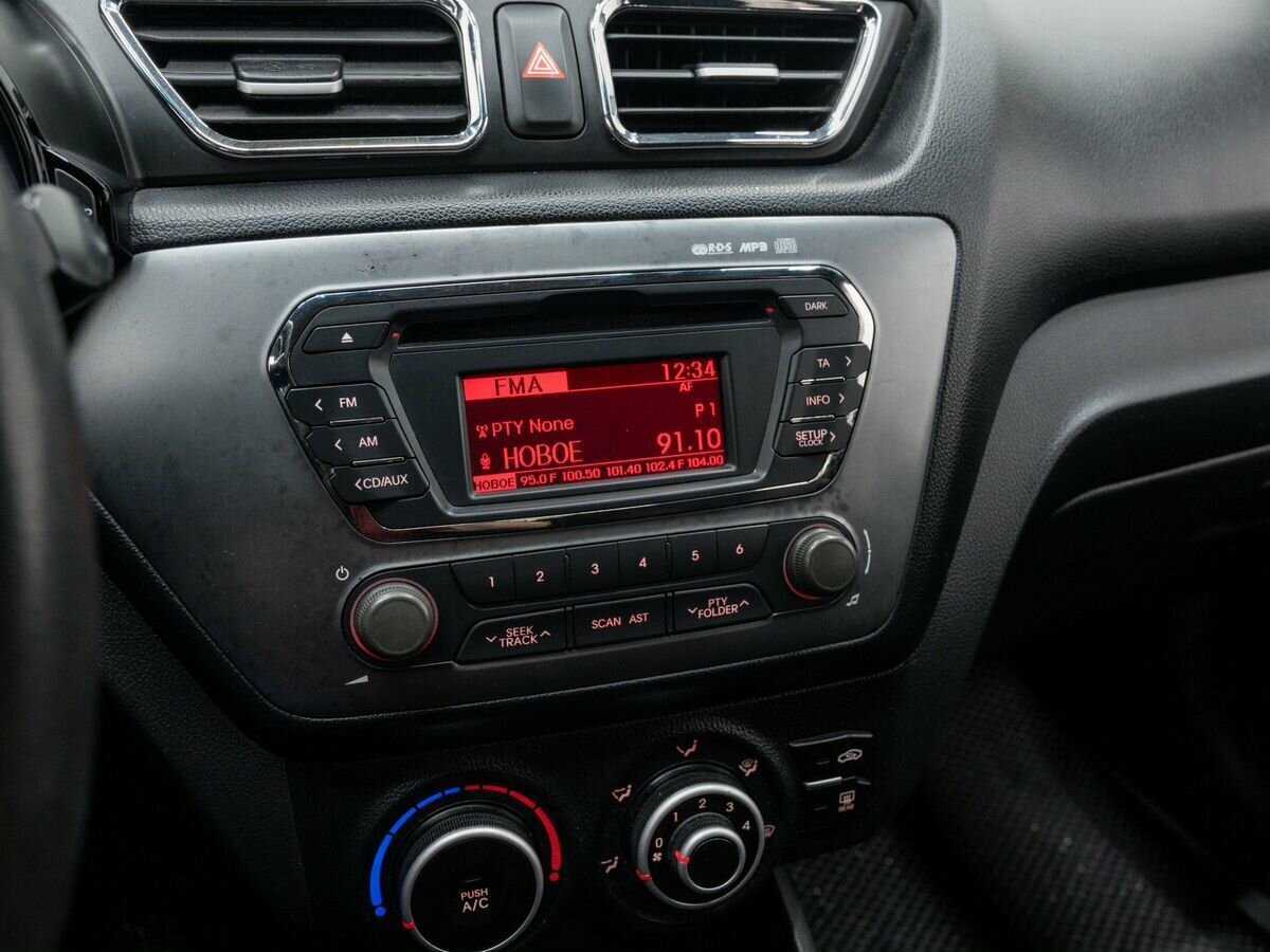 Kia Rio с пробегом — 2012 год. Фото: #17