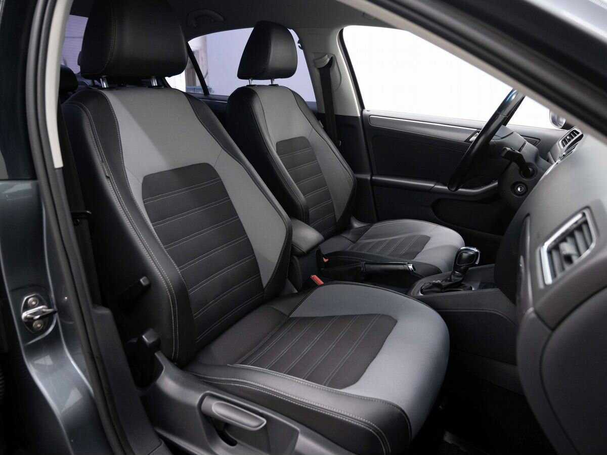 Volkswagen Jetta с пробегом — 2012 год. Фото: #11