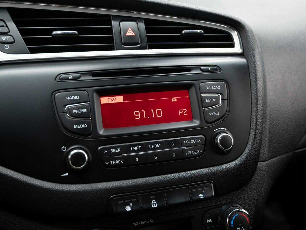 Kia Ceed с пробегом — 2015 год. Фото: #19