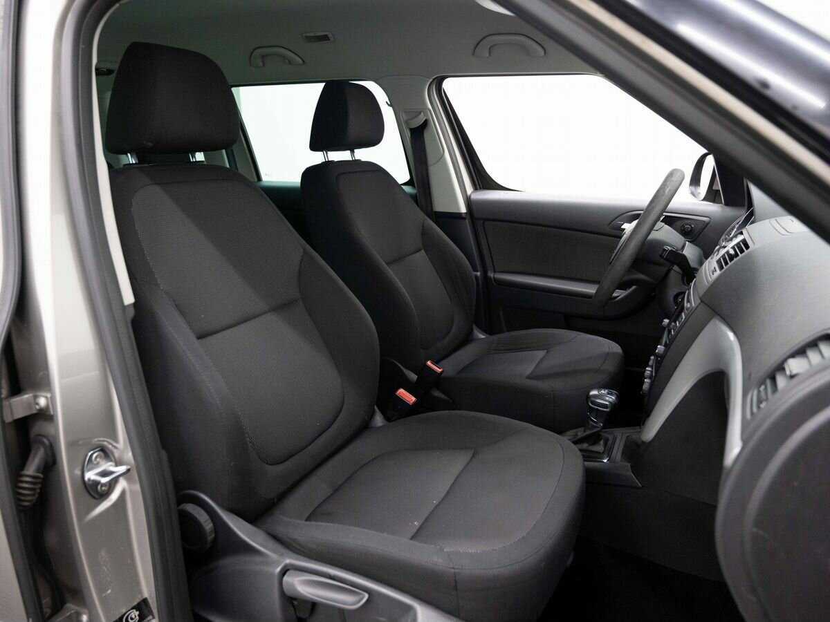 Skoda Yeti с пробегом — 2012 год. Фото: #11