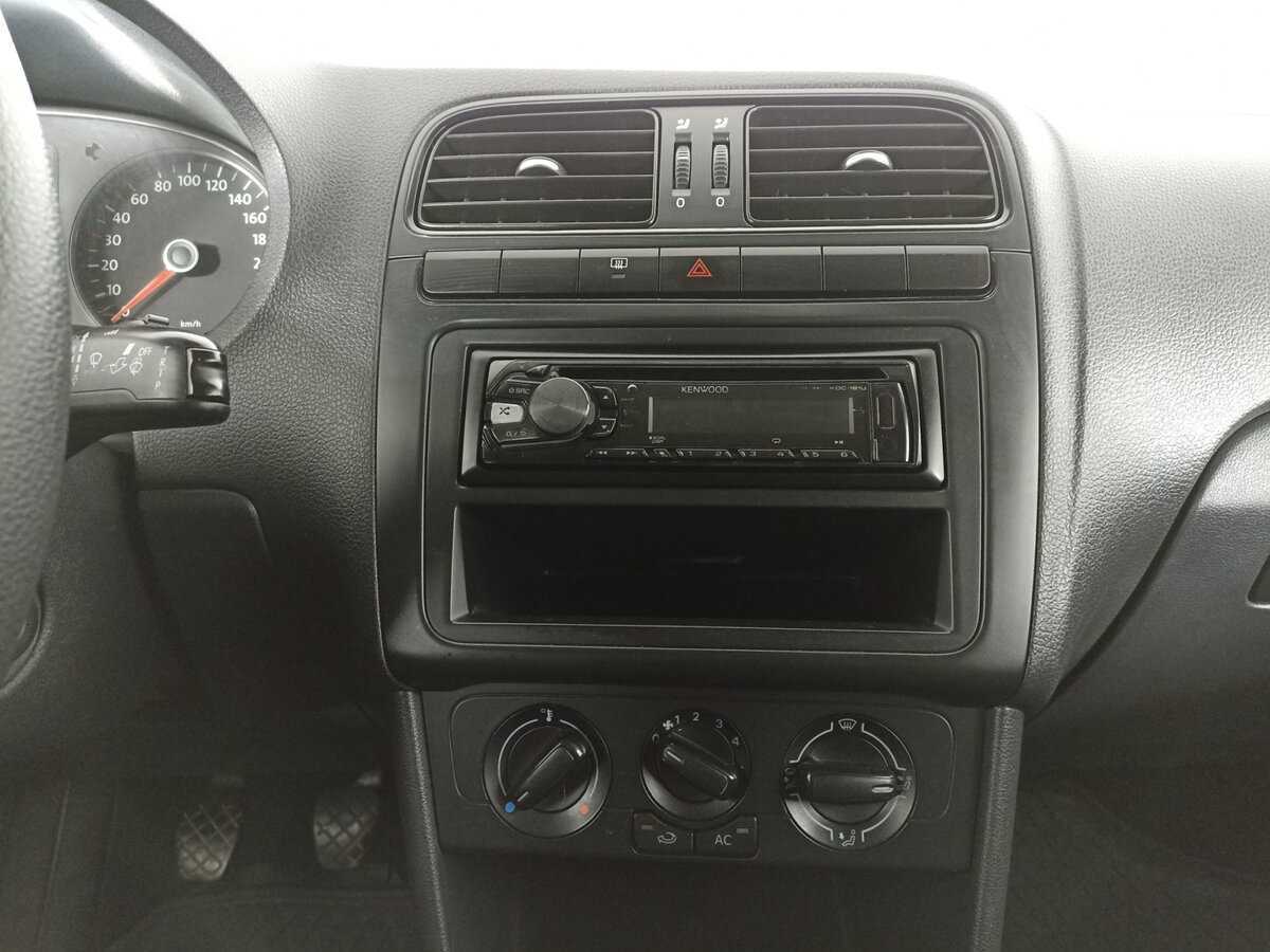 Volkswagen Polo с пробегом — 2014 год. Фото: #12