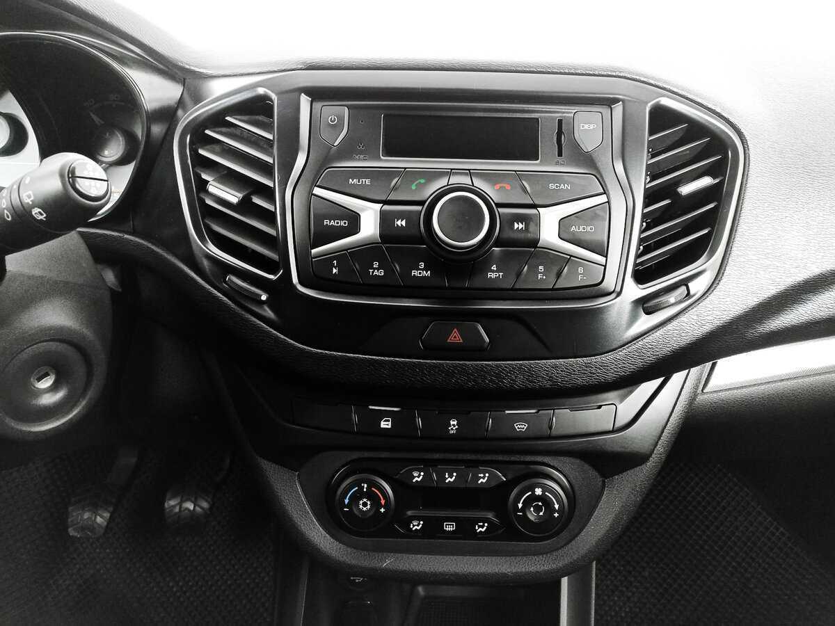 Lada (ВАЗ) Vesta с пробегом — 2019 год. Фото: #12