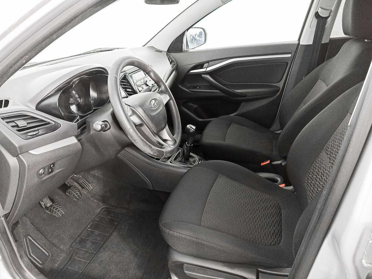 Lada (ВАЗ) Vesta с пробегом — 2015 год. Фото: #15