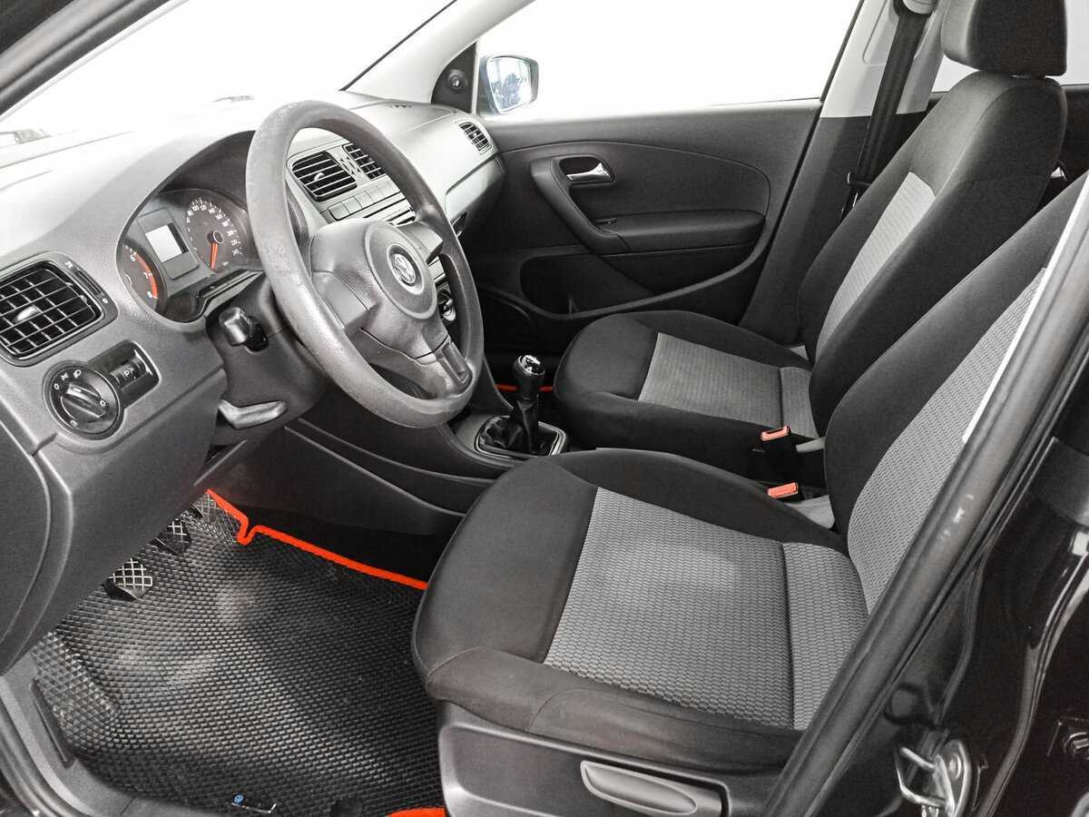 Volkswagen Polo с пробегом — 2012 год. Фото: #13