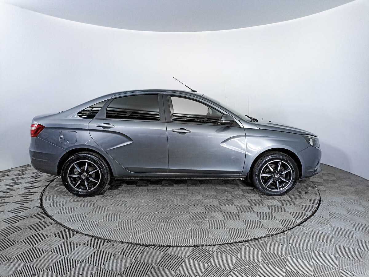 Lada (ВАЗ) Vesta с пробегом — 2017 год. Фото: #3