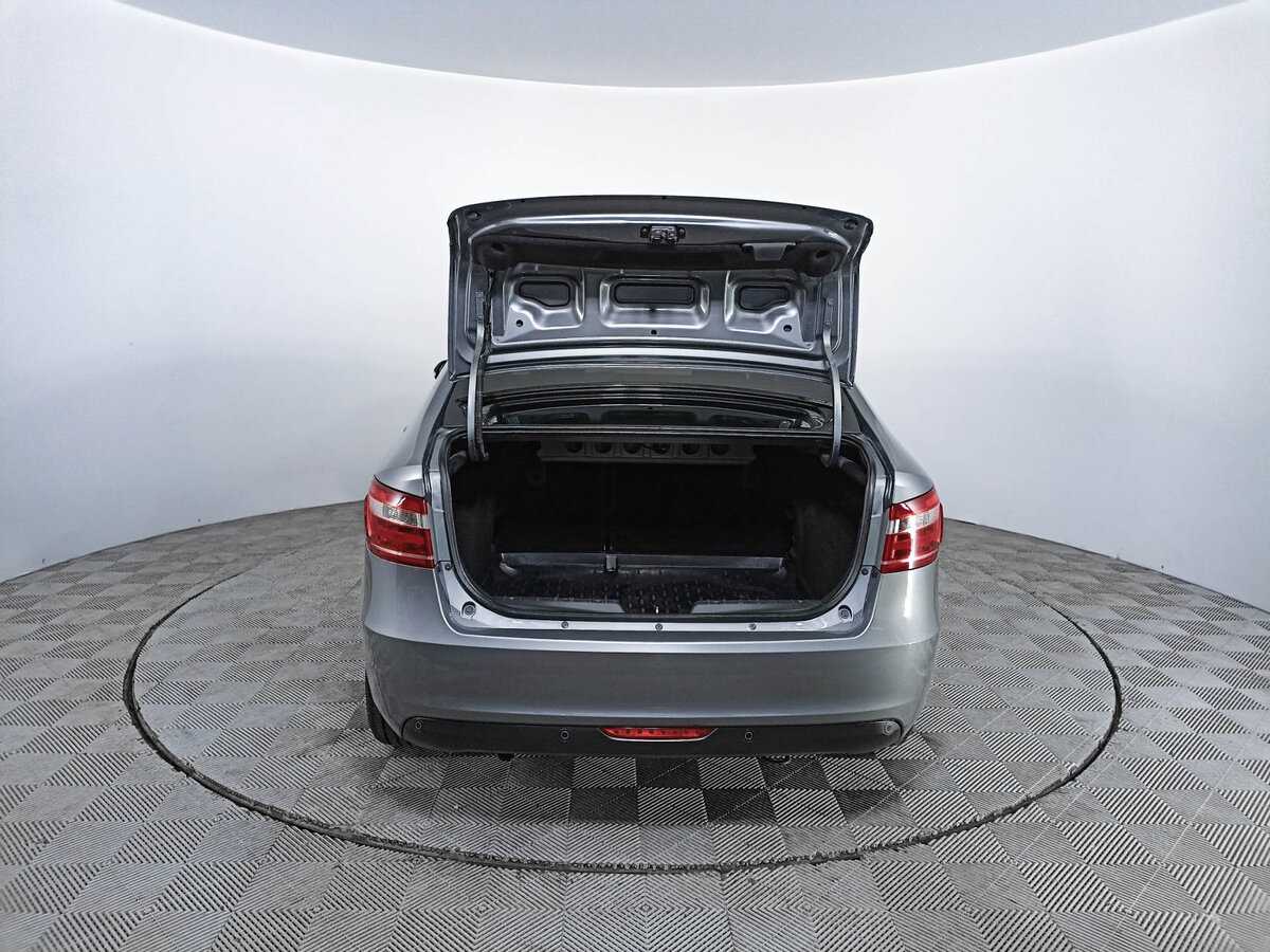 Lada (ВАЗ) Vesta с пробегом — 2017 год. Фото: #9