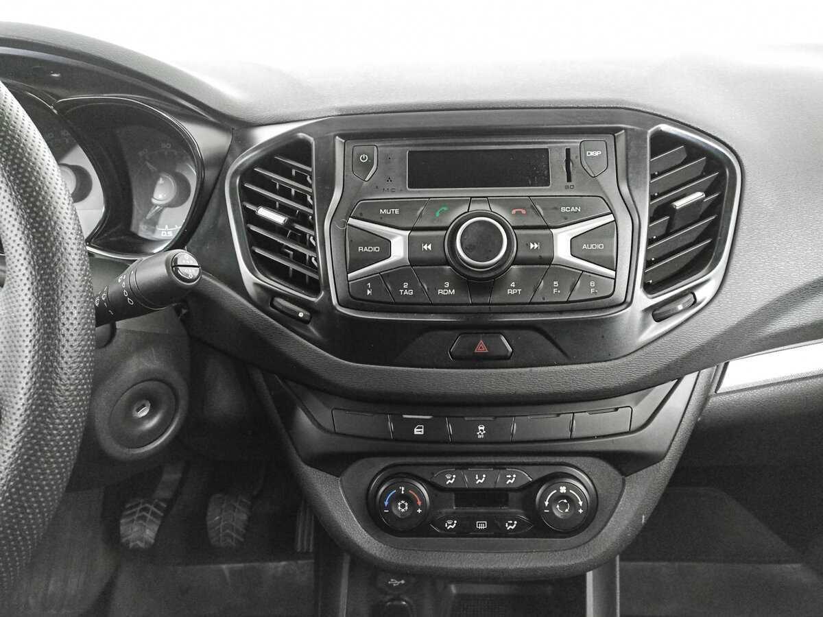 Lada (ВАЗ) Vesta с пробегом — 2017 год. Фото: #14