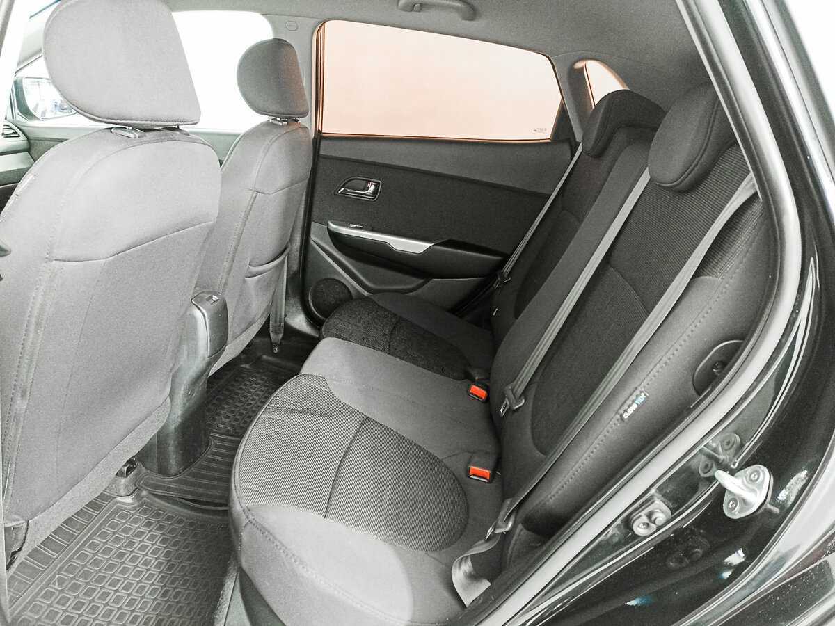 Kia Rio с пробегом — 2015 год. Фото: #7