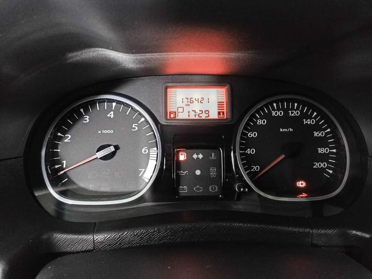 Renault Duster с пробегом — 2012 год. Фото: #10