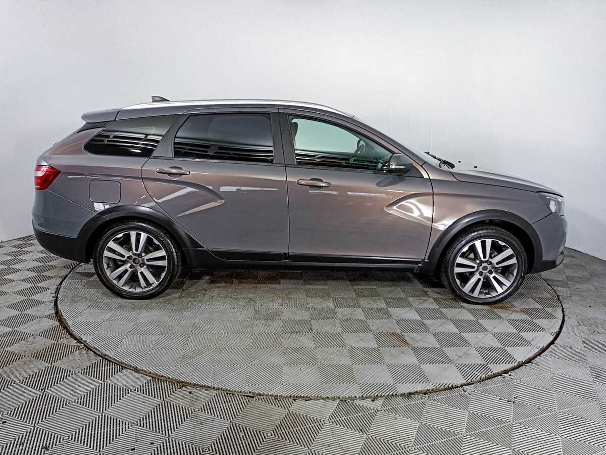 Lada (ВАЗ) Vesta с пробегом — 2017 год. Фото: #3