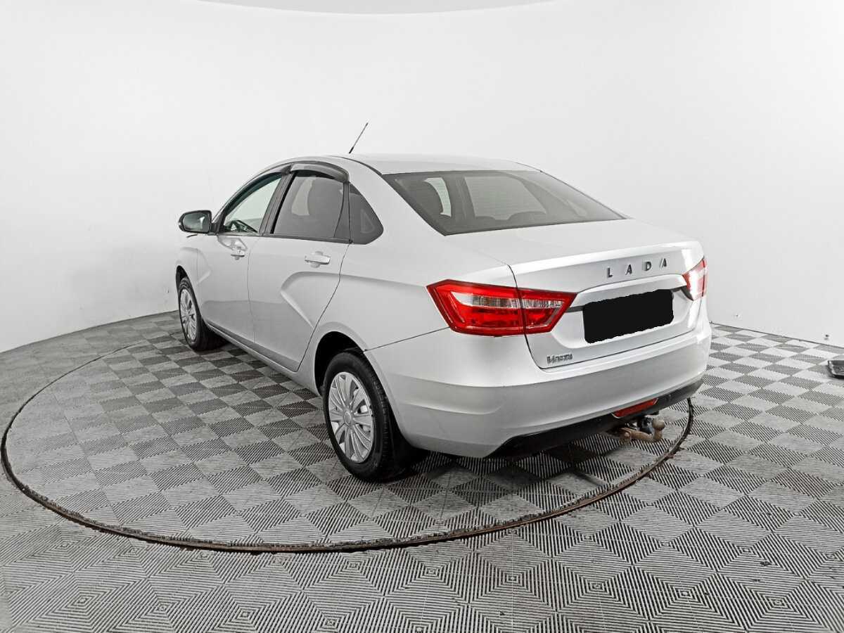 Lada (ВАЗ) Vesta с пробегом — 2017 год. Фото: #6