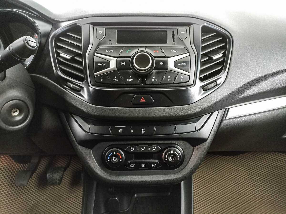 Lada (ВАЗ) Vesta с пробегом — 2017 год. Фото: #14