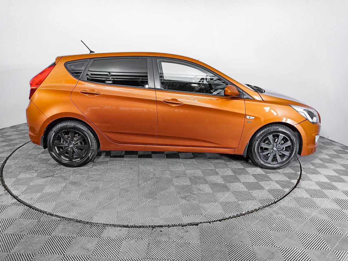 Hyundai Solaris с пробегом — 2014 год. Фото: #3