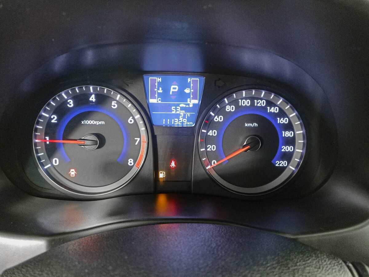 Hyundai Solaris с пробегом — 2014 год. Фото: #10