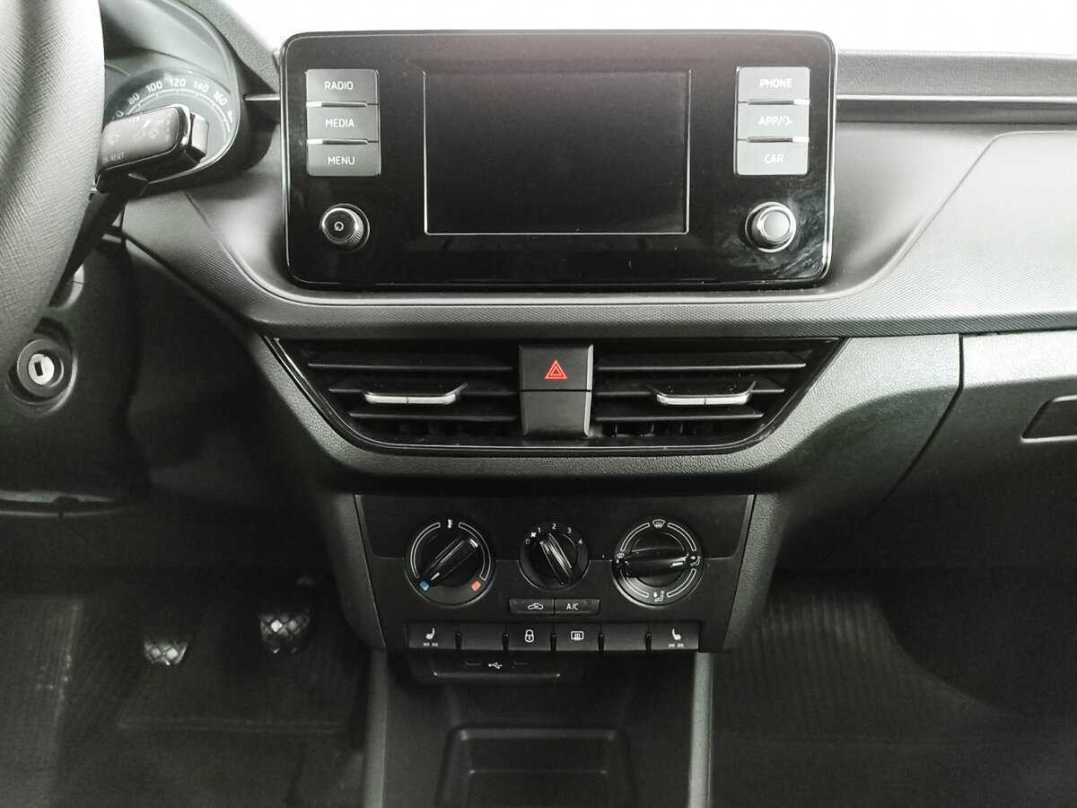 Skoda Rapid с пробегом — 2020 год. Фото: #12