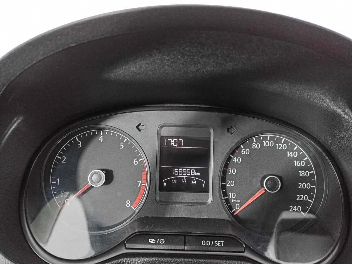 Volkswagen Polo с пробегом — 2017 год. Фото: #10