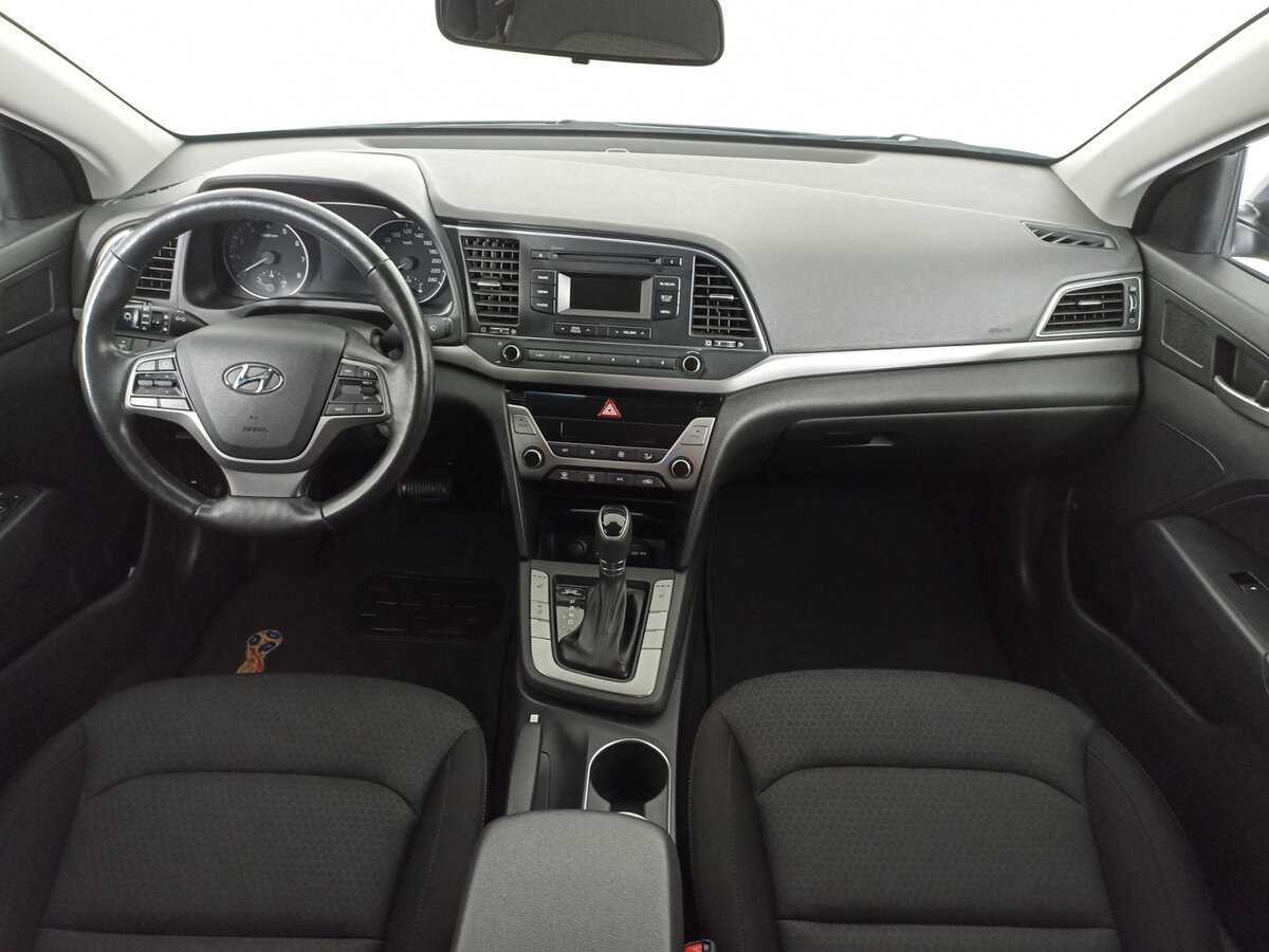 Hyundai Elantra с пробегом — 2018 год. Фото: #11