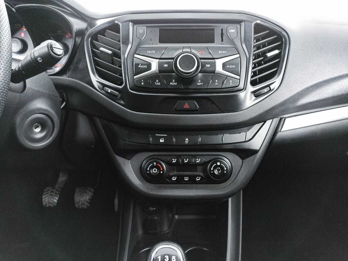 Lada (ВАЗ) Vesta с пробегом — 2021 год. Фото: #12