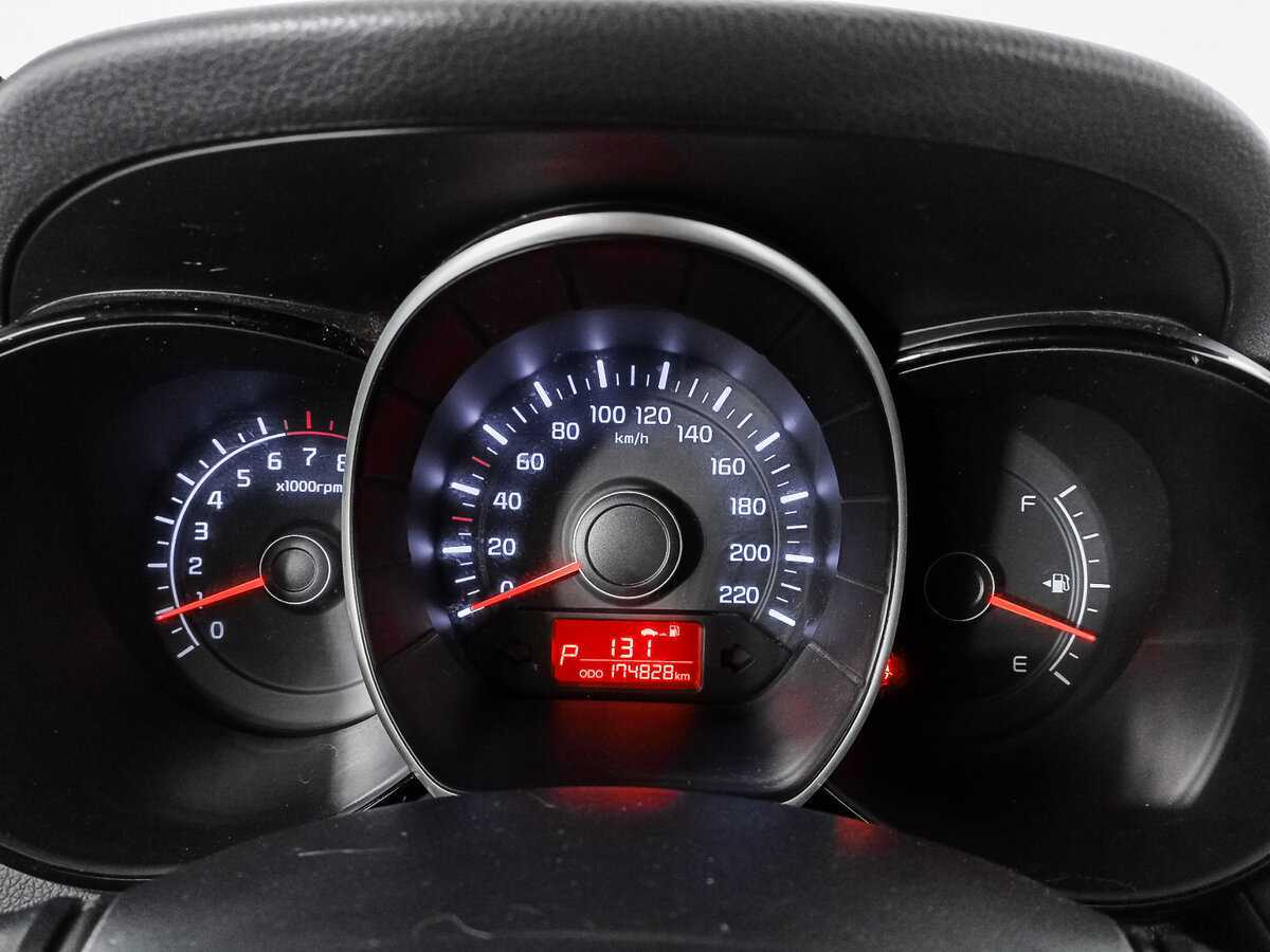 Kia Rio с пробегом — 2013 год. Фото: #7