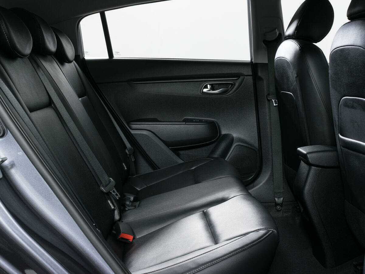 Kia Rio с пробегом — 2021 год. Фото: #9