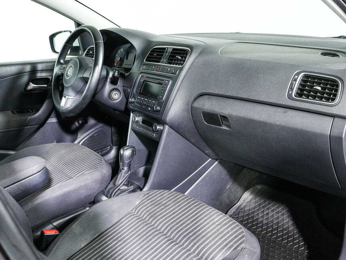 Volkswagen Polo с пробегом — 2014 год. Фото: #8