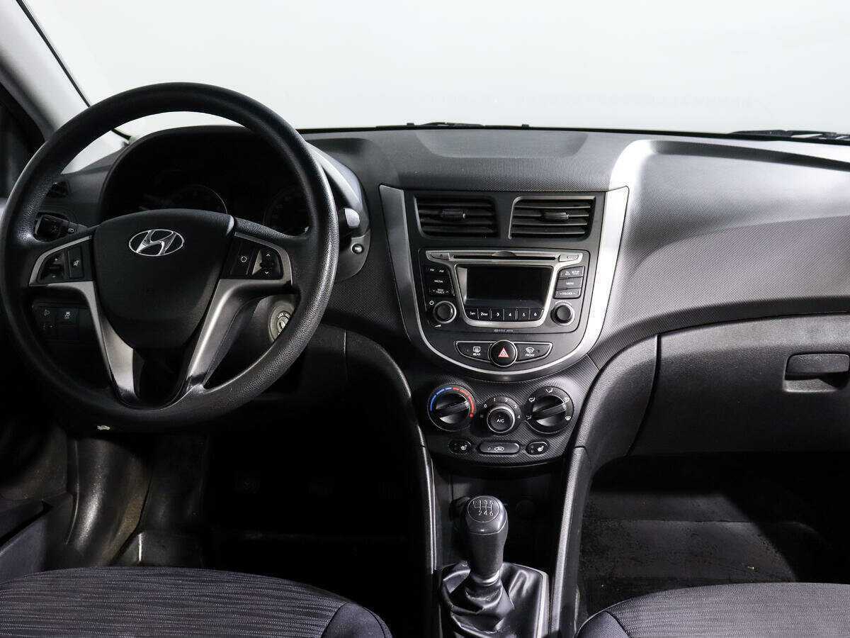 Hyundai Solaris с пробегом — 2016 год. Фото: #11