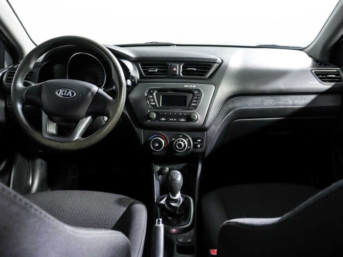 Kia Rio с пробегом — 2013 год. Фото: #9
