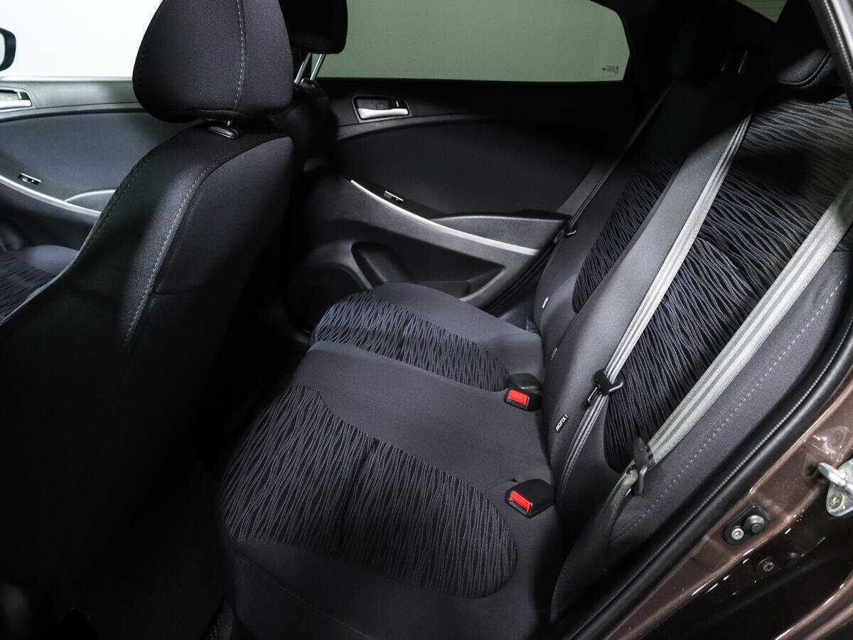 Hyundai Solaris с пробегом — 2014 год. Фото: #7