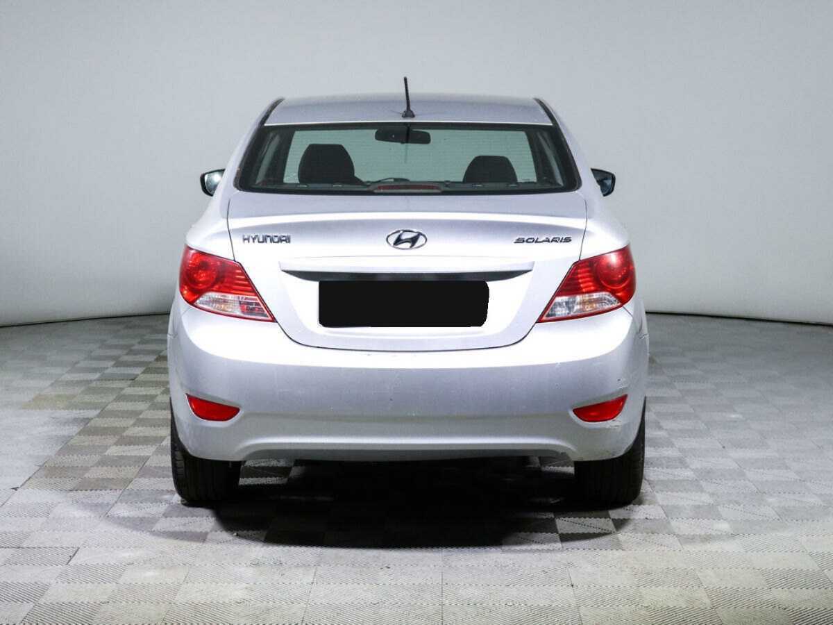 Hyundai Solaris с пробегом — 2013 год. Фото: #5