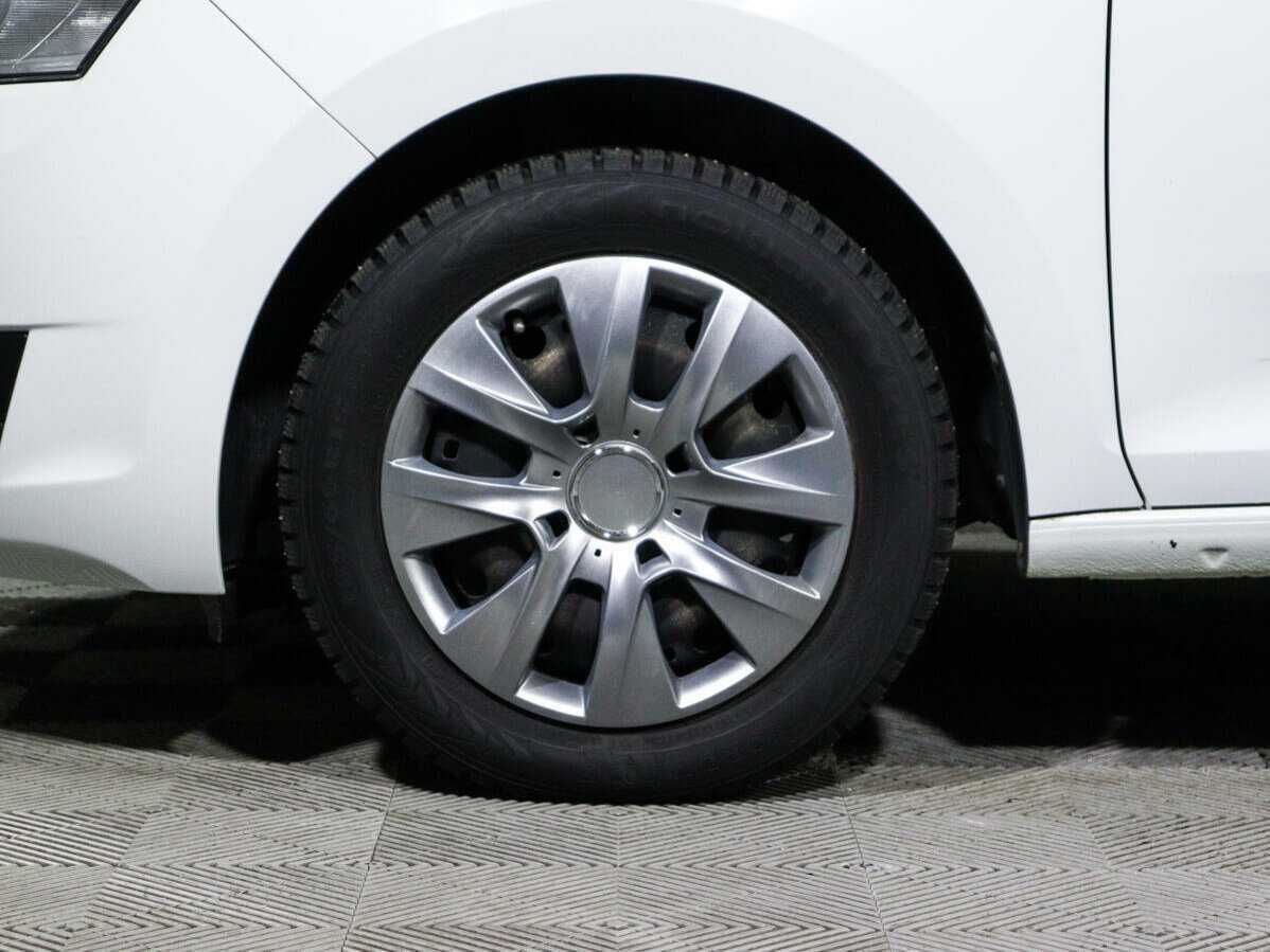Skoda Rapid с пробегом — 2019 год. Фото: #12