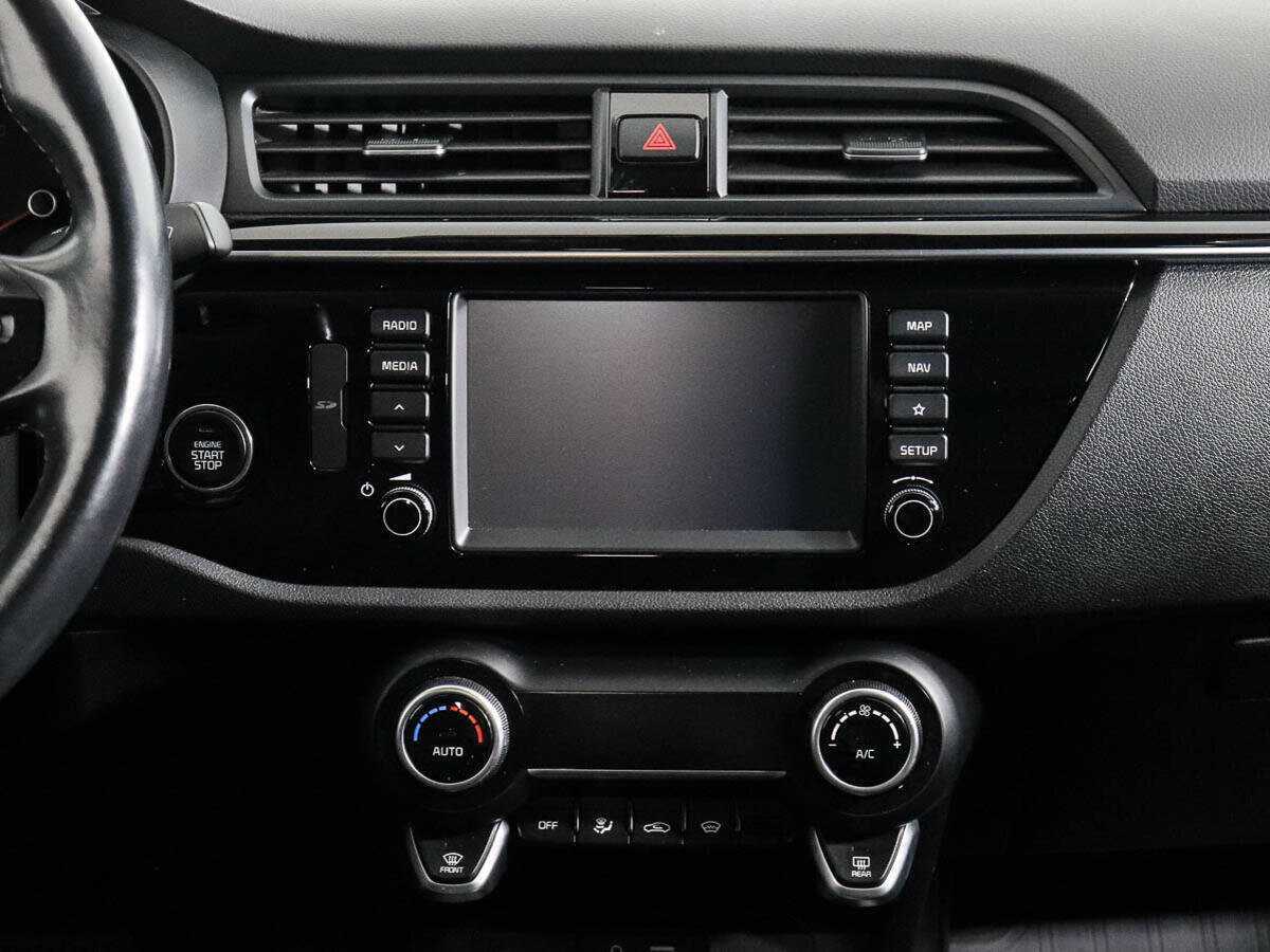 Kia Rio с пробегом — 2017 год. Фото: #11