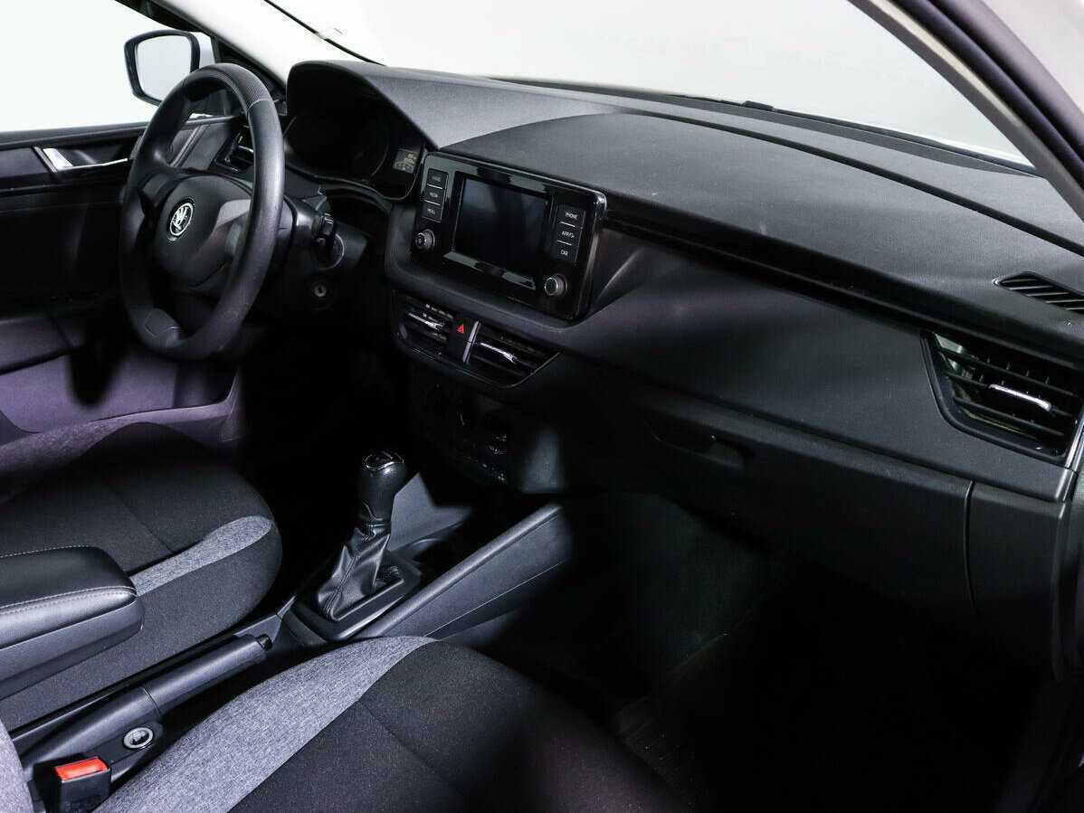 Skoda Rapid с пробегом — 2021 год. Фото: #6