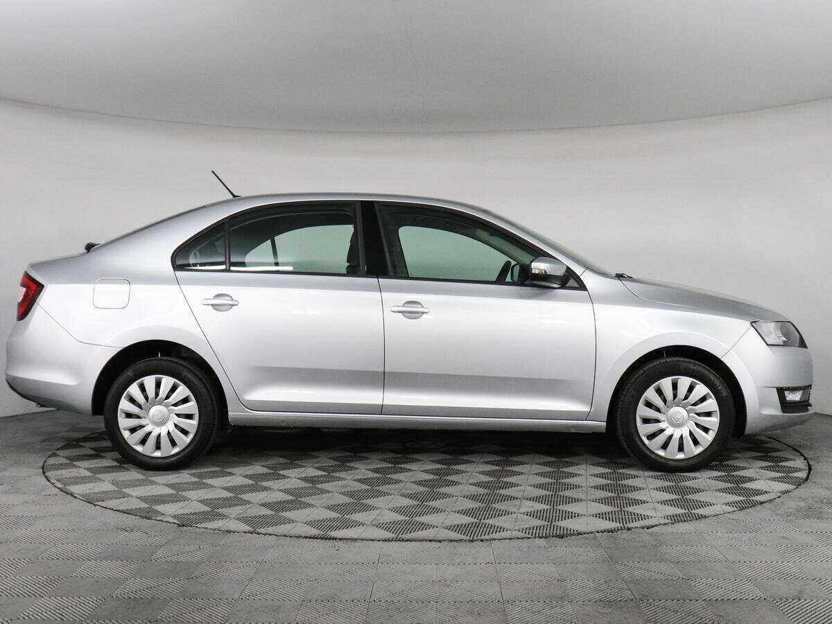 Skoda Rapid с пробегом — 2018 год. Фото: #3