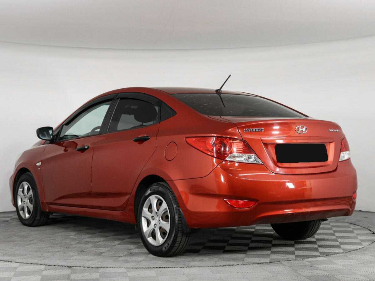 Hyundai Solaris с пробегом — 2013 год. Фото: #3