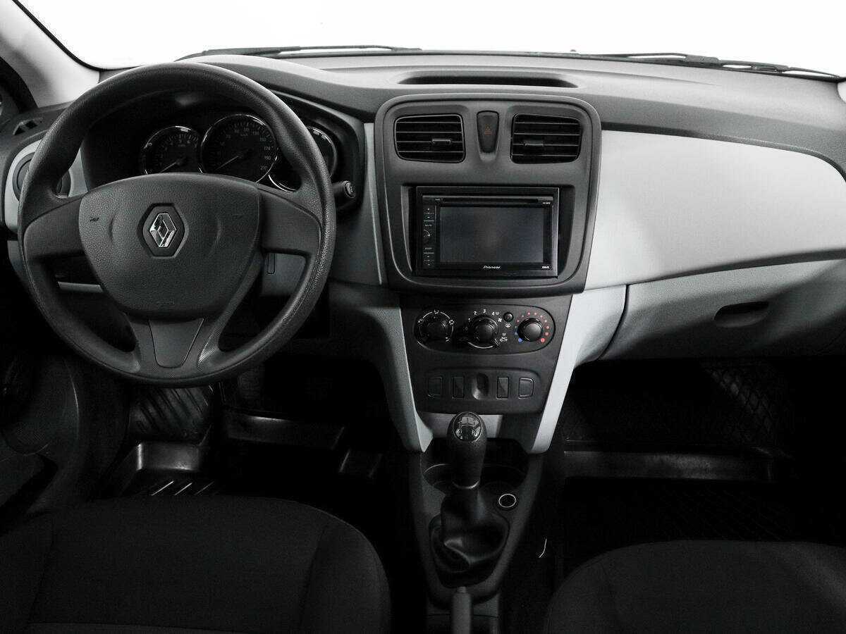 Renault Logan с пробегом — 2014 год. Фото: #12