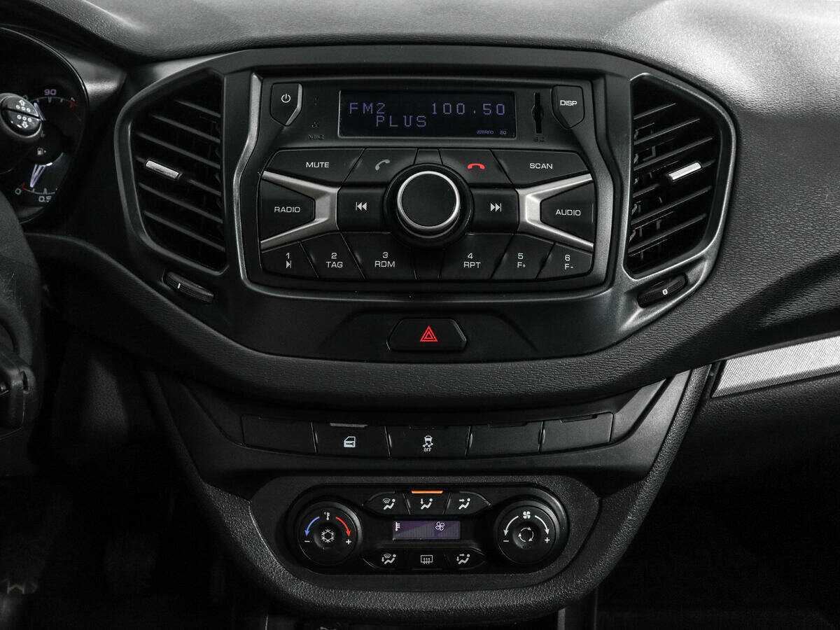 Lada (ВАЗ) Vesta с пробегом — 2017 год. Фото: #10