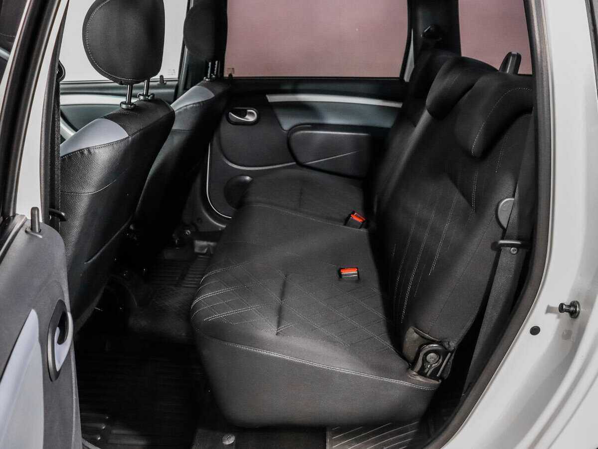 Lada (ВАЗ) Largus с пробегом — 2015 год. Фото: #9