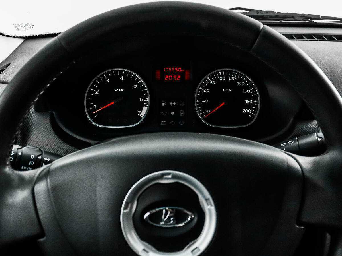 Lada (ВАЗ) Largus с пробегом — 2015 год. Фото: #14