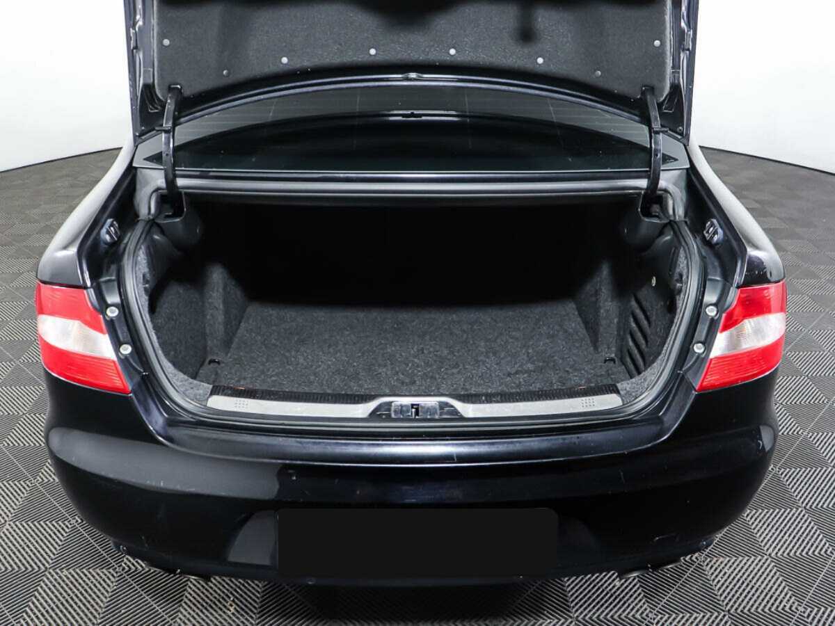 Skoda Superb с пробегом — 2012 год. Фото: #9