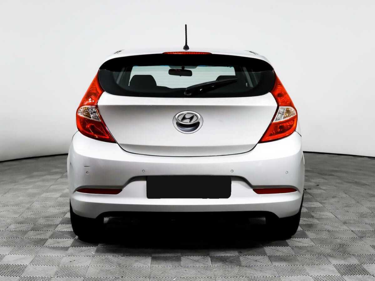 Hyundai Solaris с пробегом — 2014 год. Фото: #5