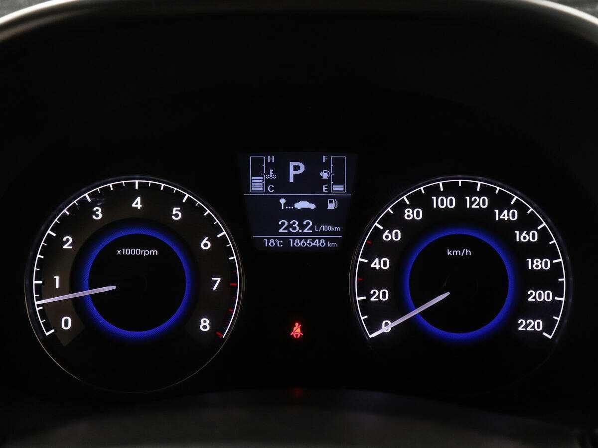 Hyundai Solaris с пробегом — 2014 год. Фото: #10