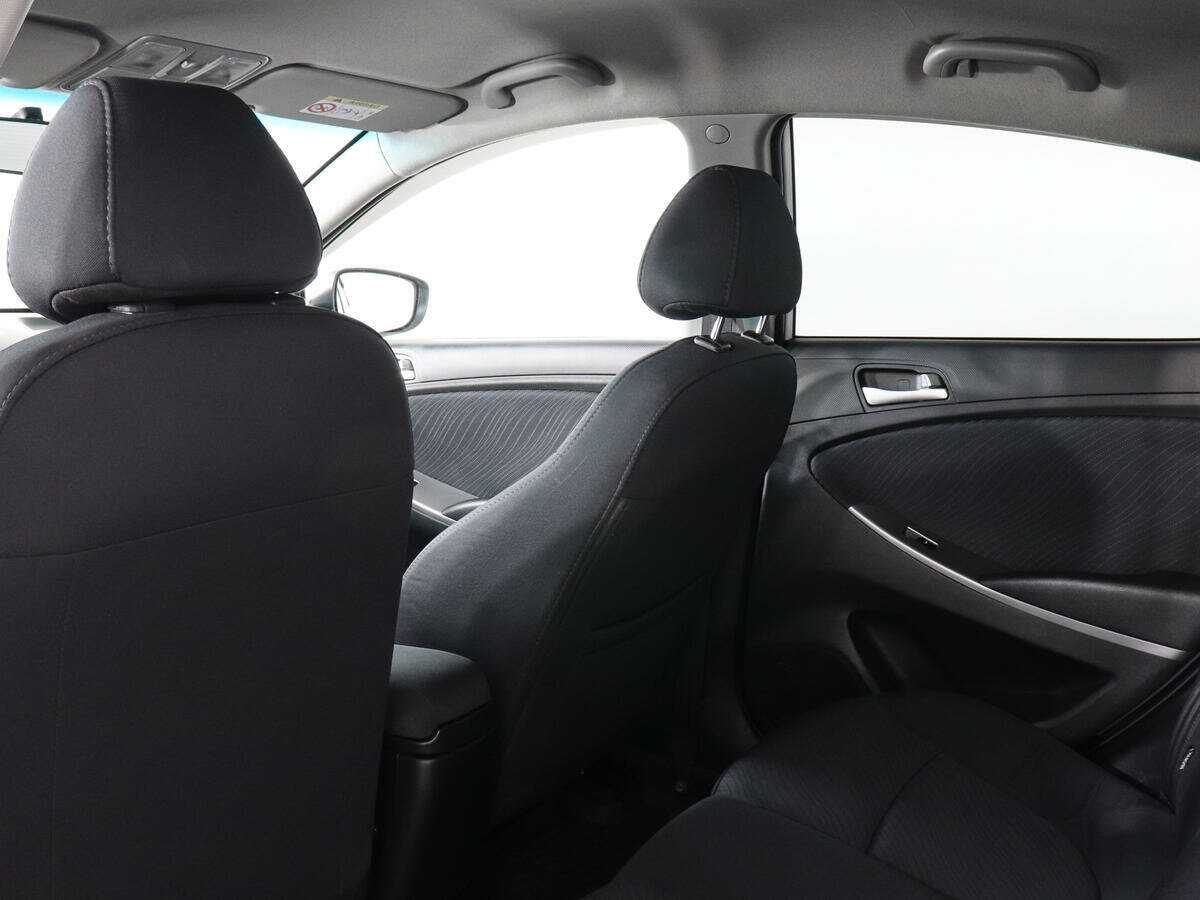 Hyundai Solaris с пробегом — 2014 год. Фото: #11